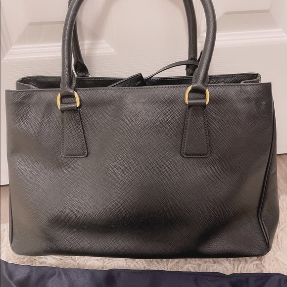 Prada Saffiano Purse in Black - Picture 3 of 6